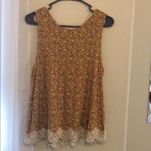 Floral tank top with lace detail